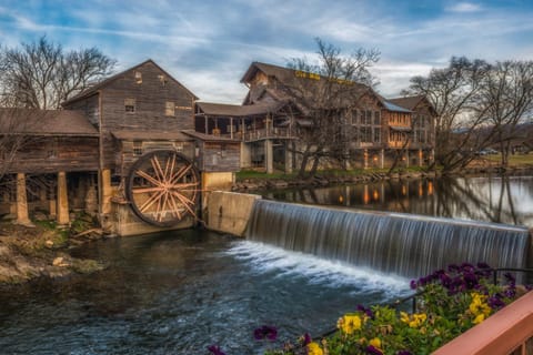 A Barefoot Landing Maison in Pigeon Forge