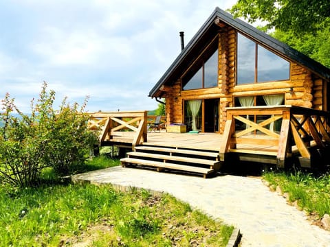 Green Cottage Villa in Brașov County