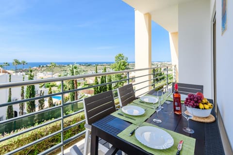 Ocean view Apartment with sunbathing Terrace, 2 Swimming pools & Tennis court Condo in Guia