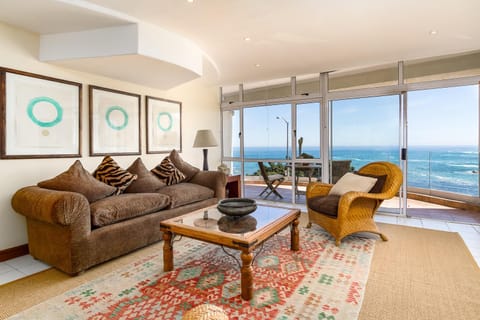 Balcony/Terrace, Living room