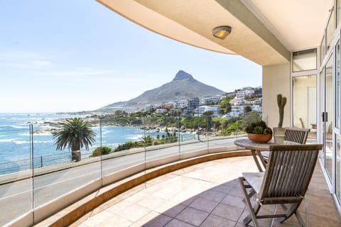 Balcony/Terrace, Landmark view, Mountain view, Sea view, Street view