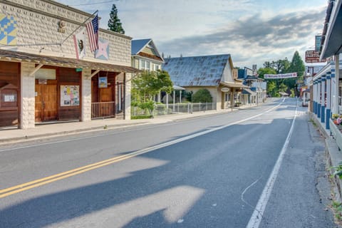 Mule Deer Cabin (4-538) Cabin in Groveland