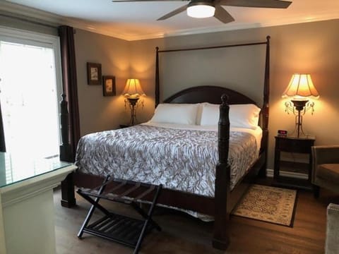 Casa Blanca Boutique Bed & Breakfast Bed and Breakfast in Niagara-on-the-Lake