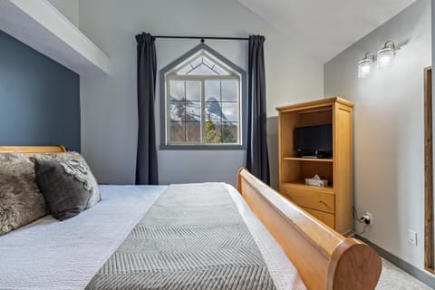 Fenwick Vacation Rentals OPEN Pool & Hot tub Eigentumswohnung in Canmore