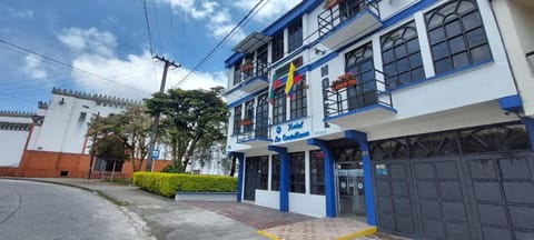 Hotel La Castellana Hostel in Manizales