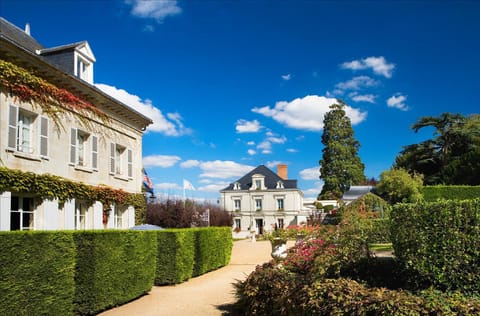 Facade/entrance, Garden