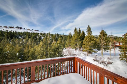 Hillside View Vacation Home House in Truckee