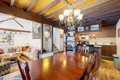 Squaw Valley Views Condo #15 Apartment in Palisades Tahoe (Olympic Valley)