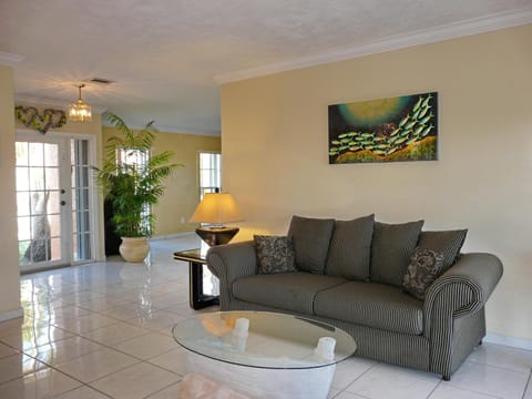 1171 Mulberry Court Maison in Marco Island