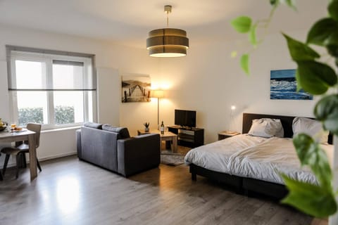 TV and multimedia, Seating area