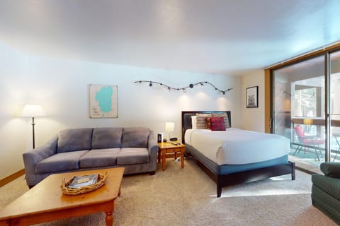 Aspen Grove Hideaway Hotel in Northstar Drive