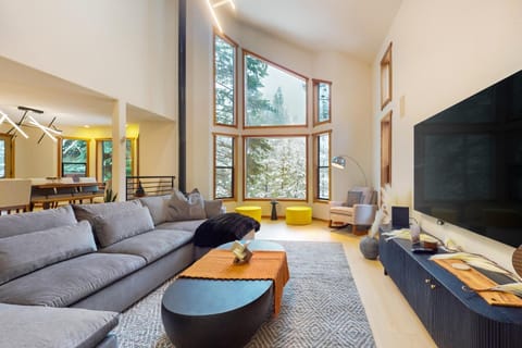 Sierra Solstice House in Truckee