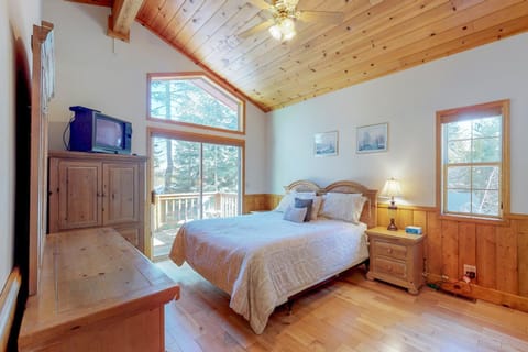Fawn Lodge House in Tahoe Vista