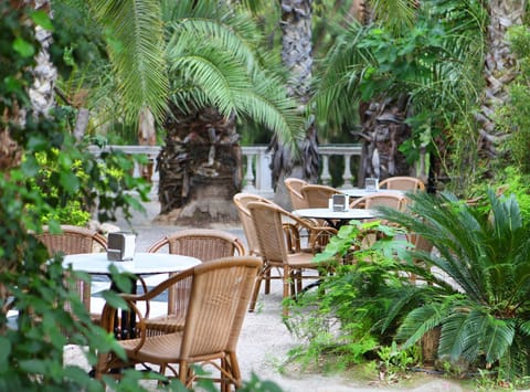 Restaurant/places to eat, Garden