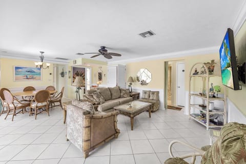 961 Abaco Court Casa in Marco Island