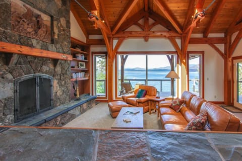 Bottle Bay Lakefront Lodge House in Lake Pend Oreille