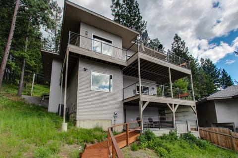 Picture Perfect Panoramic Paradise House in Kootenai County