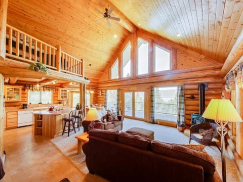 Cascade Lakeview Log Cabin Casa in Valley County