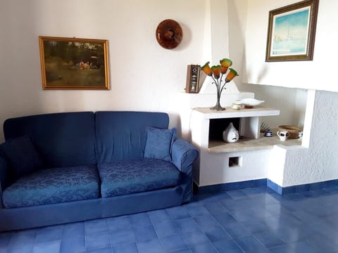 3 bedrooms appartement at Olbia 300 m away from the beach with sea view and enclosed garden Eigentumswohnung in Porto Istana