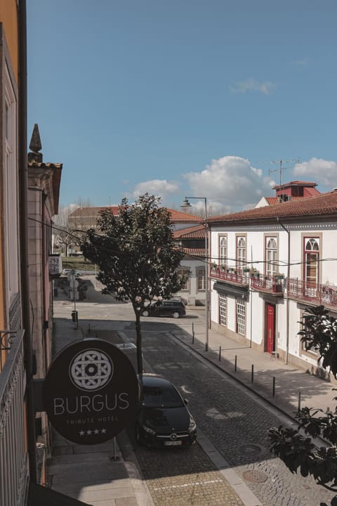 Nearby landmark, Balcony/Terrace, City view, Street view