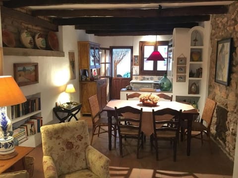 Garden, Kitchen or kitchenette, Living room, Dining area