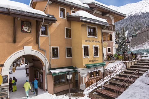 Property building, Facade/entrance, Day, Winter, Mountain view