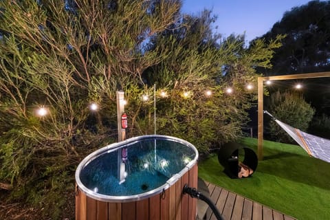 Natural landscape, Garden, Hot Tub