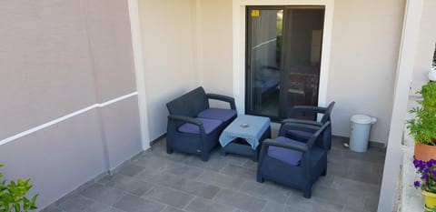 Apartments Villa Dovinefa Condo in Ksamil