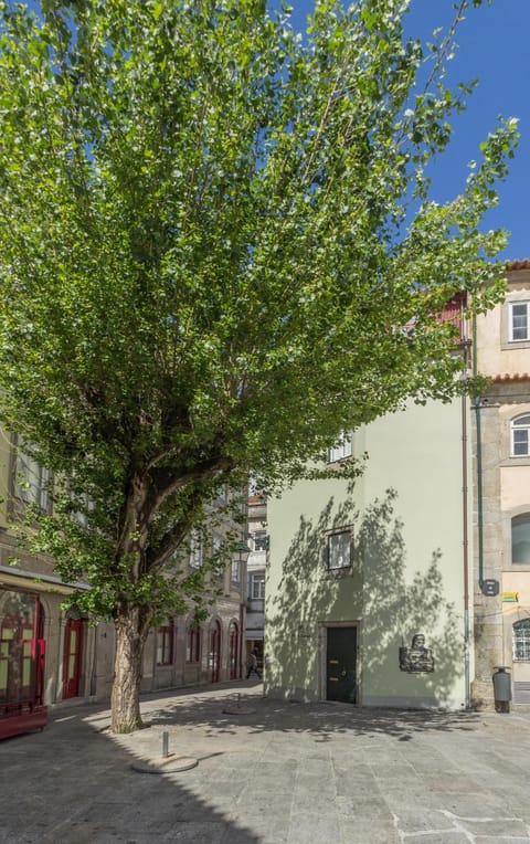 Facade/entrance, Off site, Street view