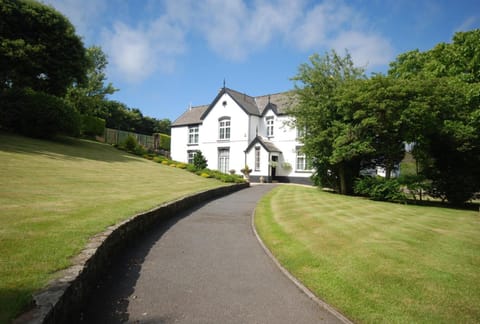 Property building, Garden, Landmark view
