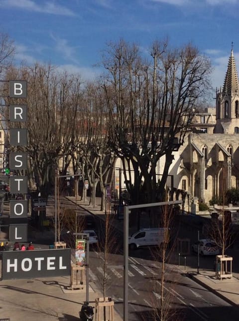 Hôtel Le Bristol Hotel in Avignon