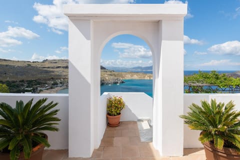 Property building, Facade/entrance, Sea view