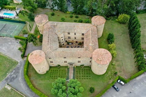 Property building, Spring, Day, Natural landscape, Bird's eye view, Garden, Garden view, Landmark view