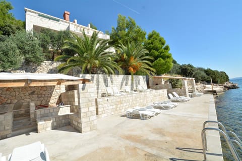 Beach Villa Ratac Apartment in Dubrovnik-Neretva County