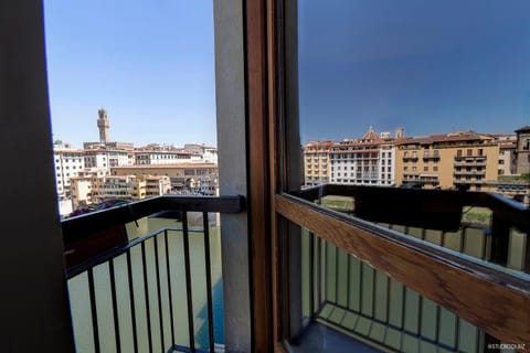Ponte Vecchio View Luxury Apartment Condo in Florence