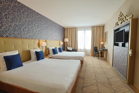 Bed, Photo of the whole room, Bedroom, children, Family, Family