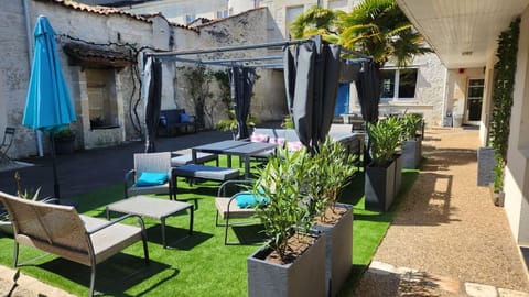 Patio, Patio, Lounge or bar, Garden view