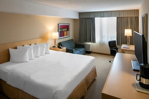 Quality Inn and Suites Montreal East Hotel in Laval