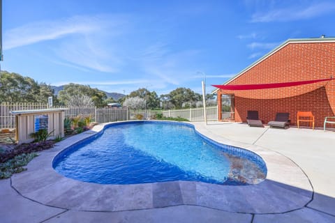 Swimming pool, sunbed