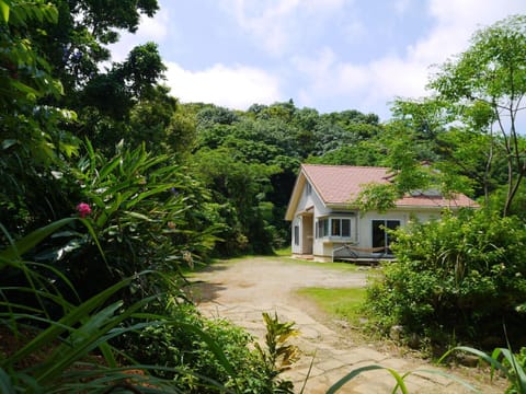 Guest house iroha Bed and Breakfast in Okinawa Prefecture