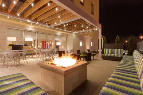 Home2 Suites By Hilton Youngstown Hotel in Austintown