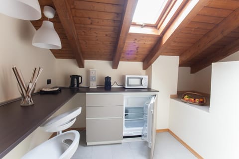 Coffee/tea facilities, Seating area, Dining area