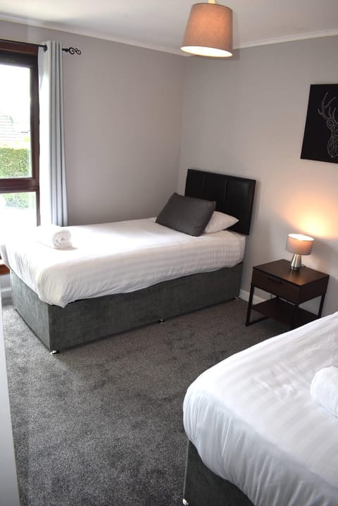 3 Bedroom-Kelpies Serviced Apartments Bruce Apartment in Falkirk