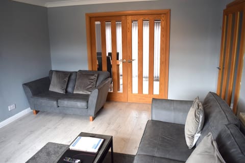 3 Bedroom-Kelpies Serviced Apartments Bruce Condo in Falkirk