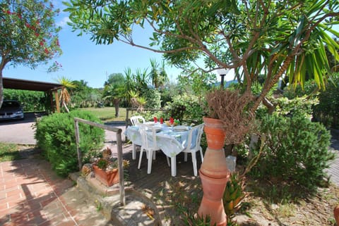 Garden, Dining area