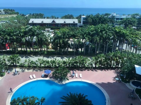 Pool view, Sea view