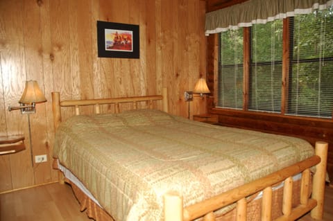 Carolina Landing Camping Resort Deluxe Cabin 4 Camping /
Complejo de autocaravanas in Fair Play