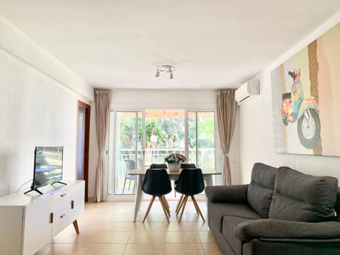 TV and multimedia, Living room, Dining area