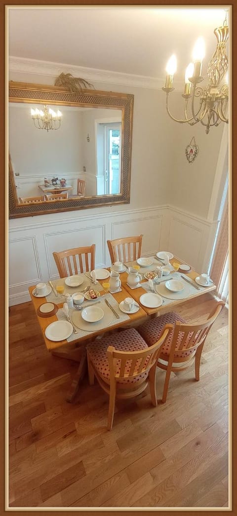 Dining area, Breakfast