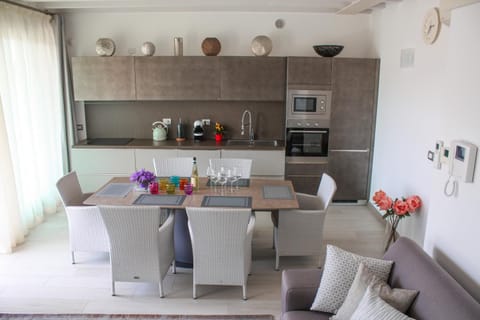 TV and multimedia, Kitchen or kitchenette, Living room, Dining area